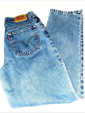 Women’s EUC Classic VINTAGE Light-wash LEVI’S 550 Relaxed Fit Jeans Sz 10S